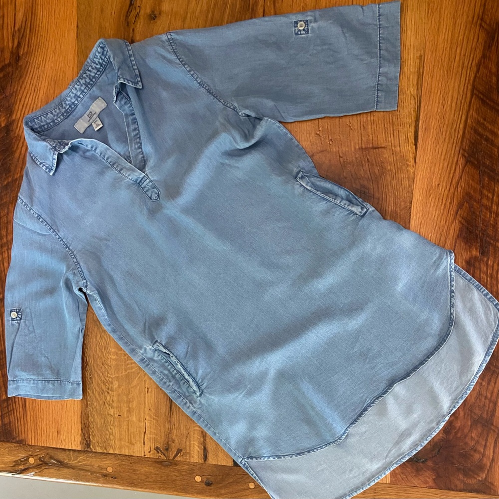 Thread & Supply Chambray V Neck Tunic Top, Pockets, Roll Tab Short Sleeves, Sml